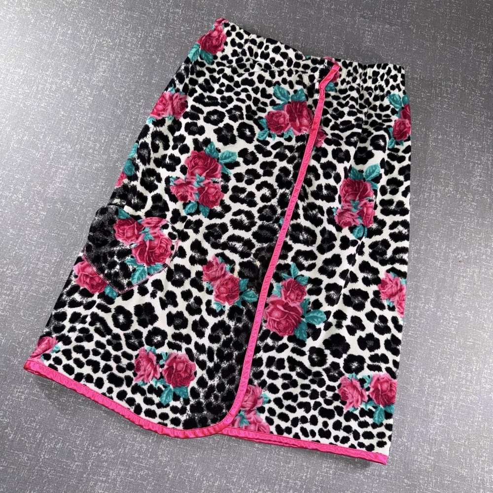 Betsey Johnson Robe Womens XS/S Multicolor Leopard Rose Fleece Spa Wrap Pocket